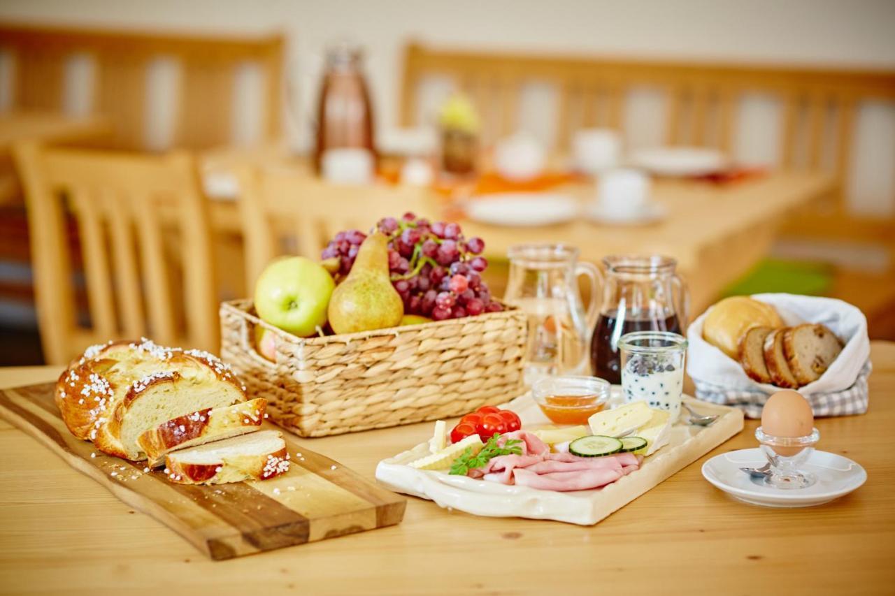 Schmankerl Und Gast Bed & Breakfast Rohrendorf bei Krems Bagian luar foto