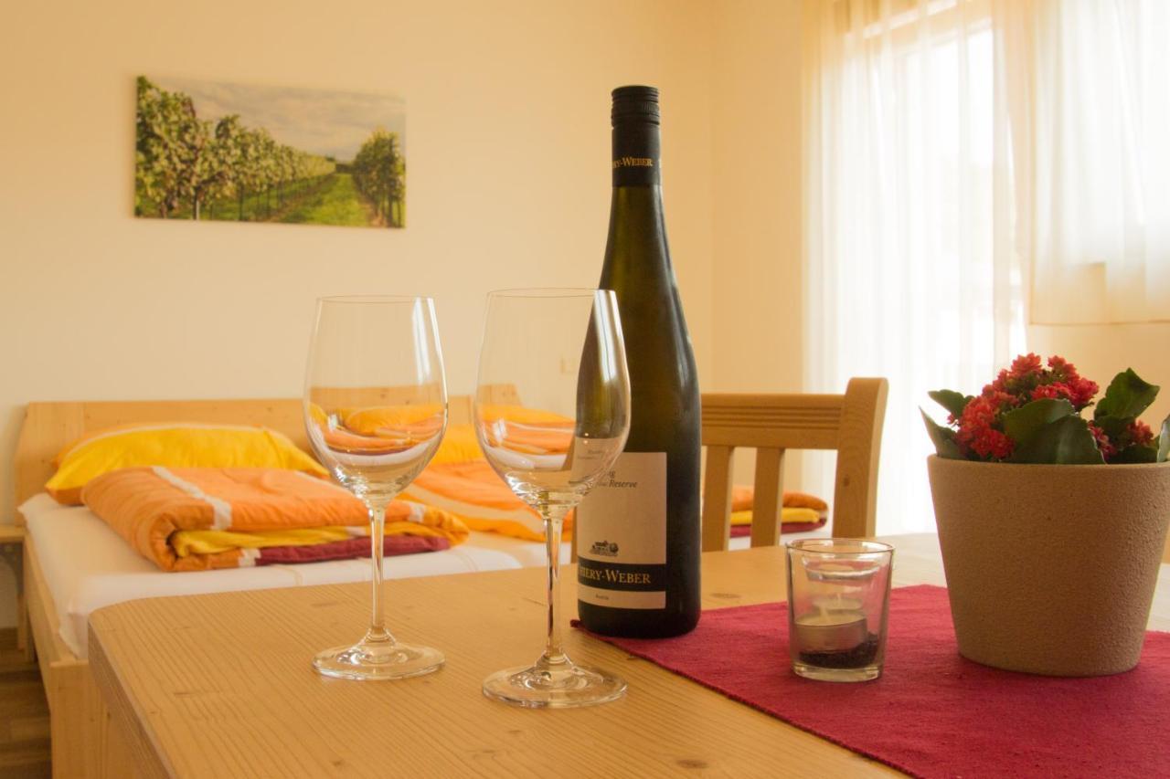 Schmankerl Und Gast Bed & Breakfast Rohrendorf bei Krems Bagian luar foto